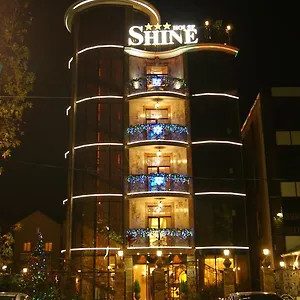 Hotel Shine House